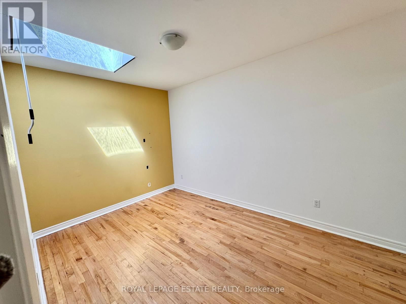 1610 GERRARD STREET EAST Image 15