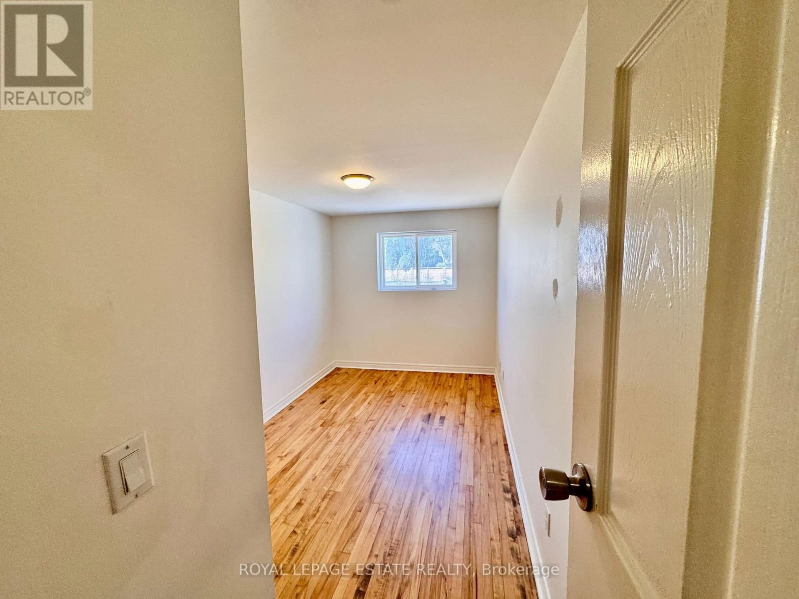 1610 GERRARD STREET EAST Image 16