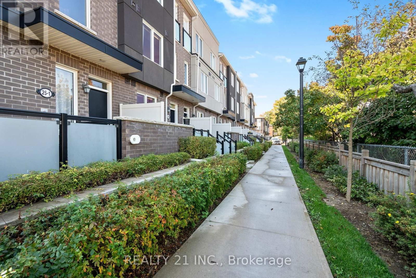 4 - 25 HERON PARK PLACE Image 2