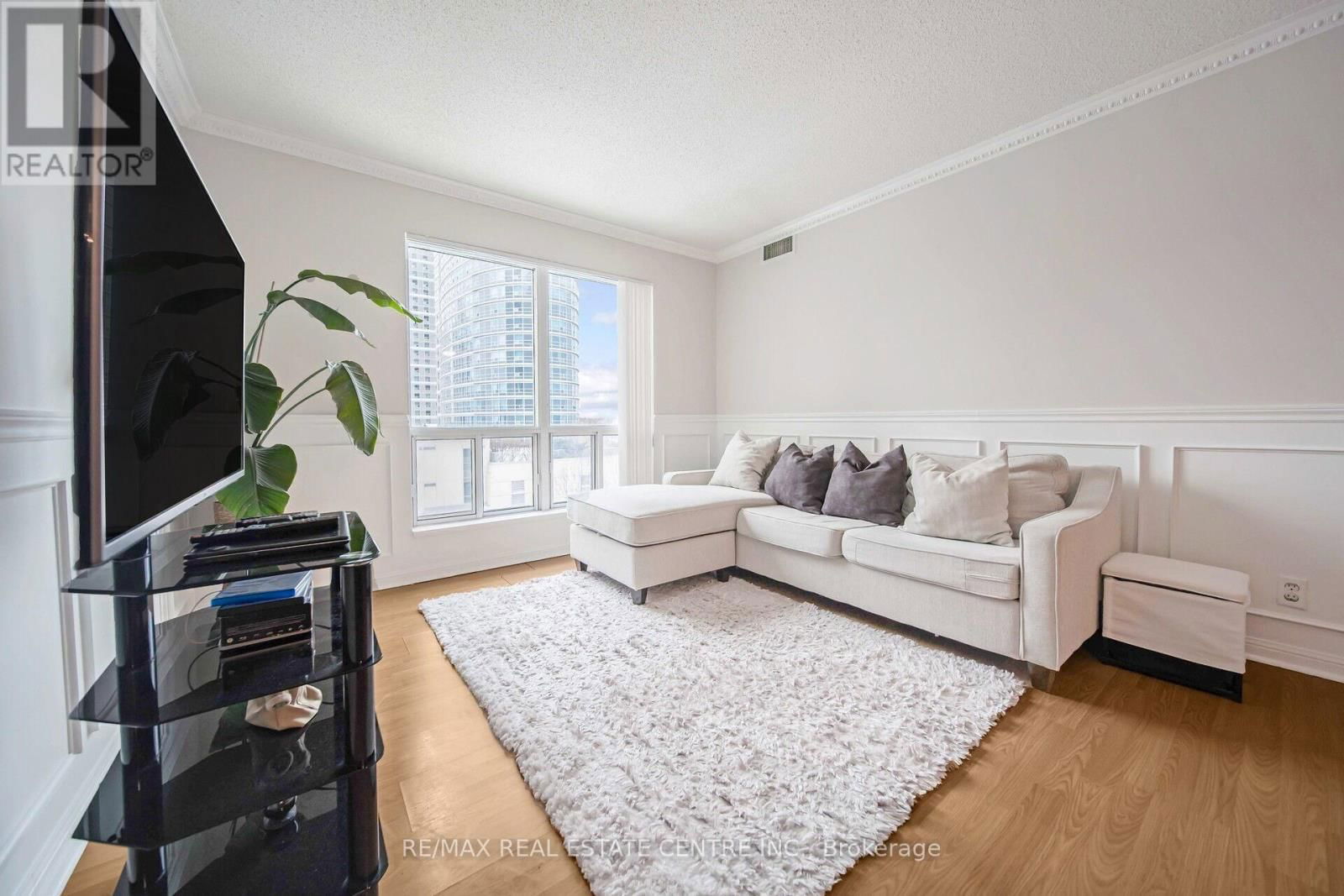 603 - 11 LEE CENTRE DRIVE Image 17