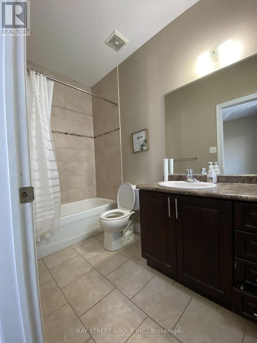 Upper - 343 PINE AVENUE Image 13