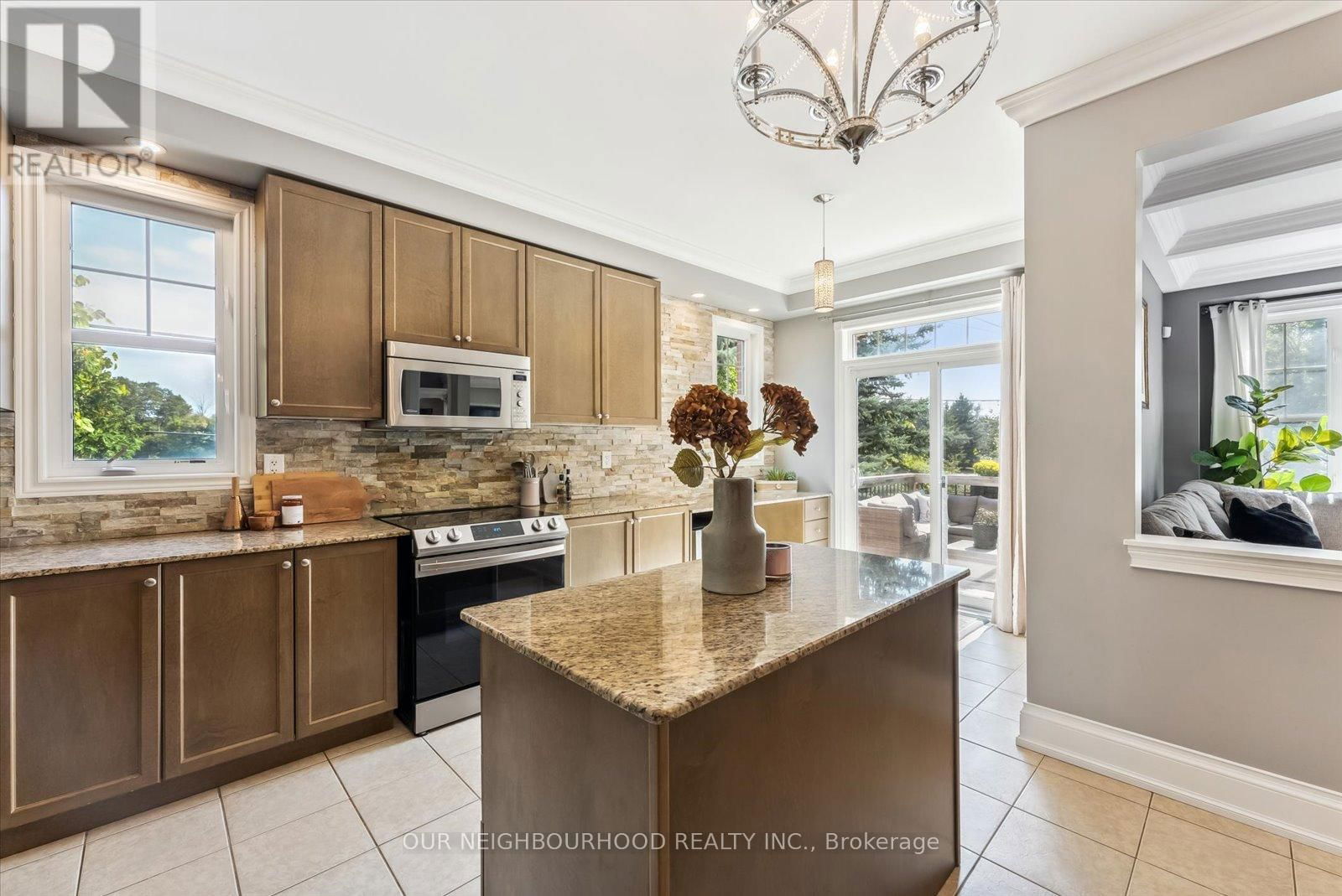 794 HANMORE COURT Image 12