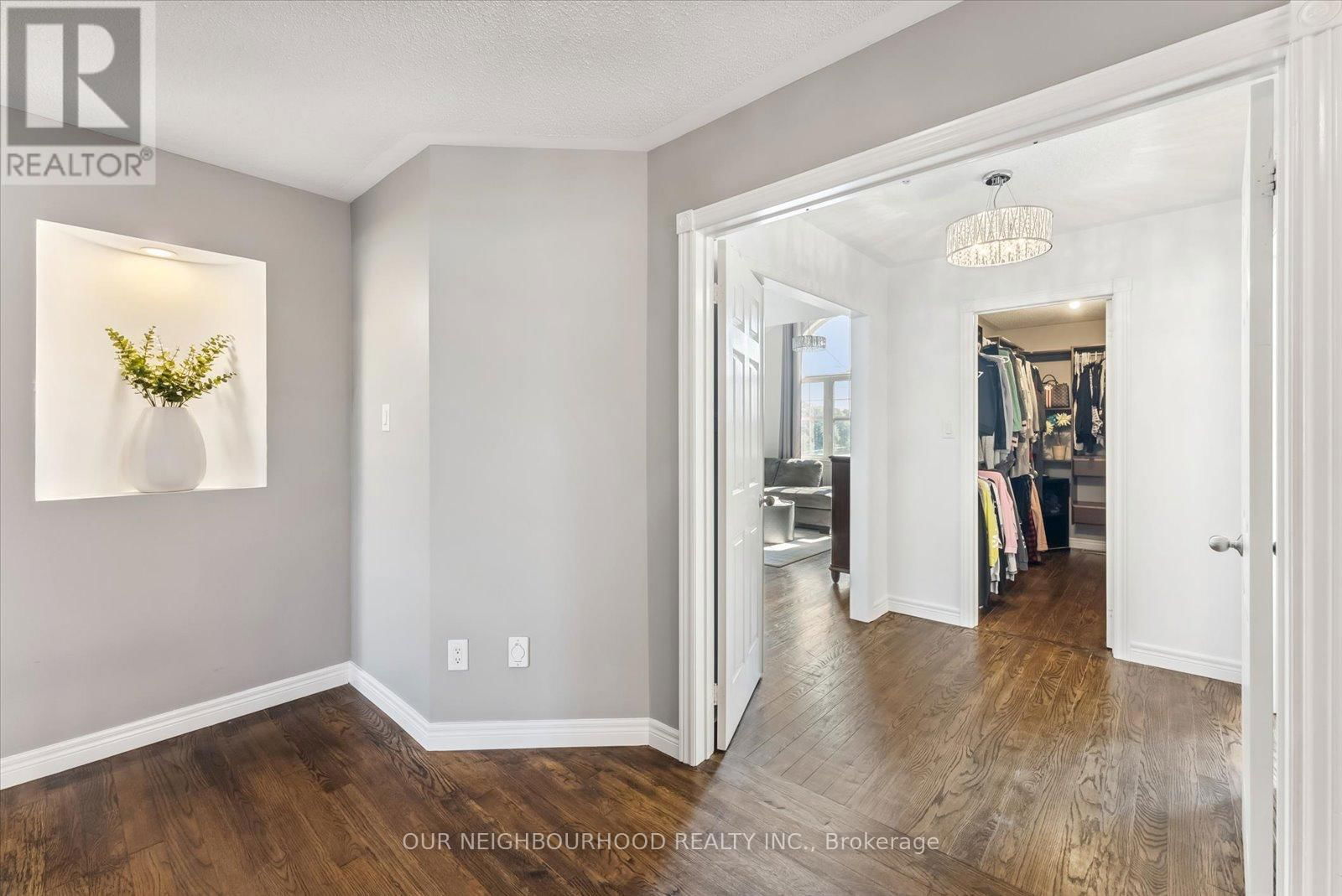 794 HANMORE COURT Image 23