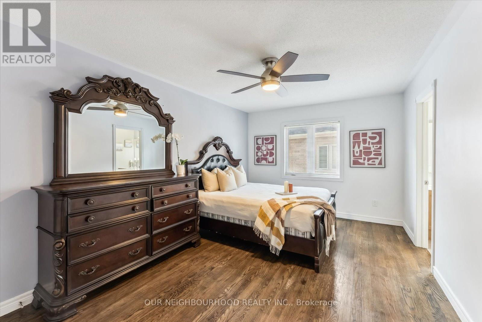 794 HANMORE COURT Image 34