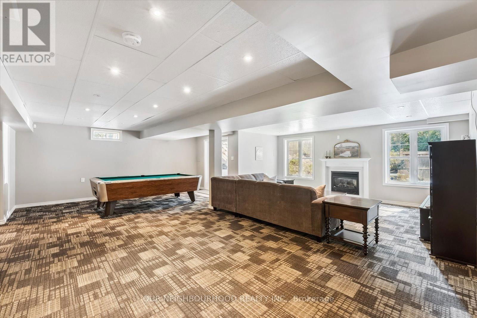 794 HANMORE COURT Image 37