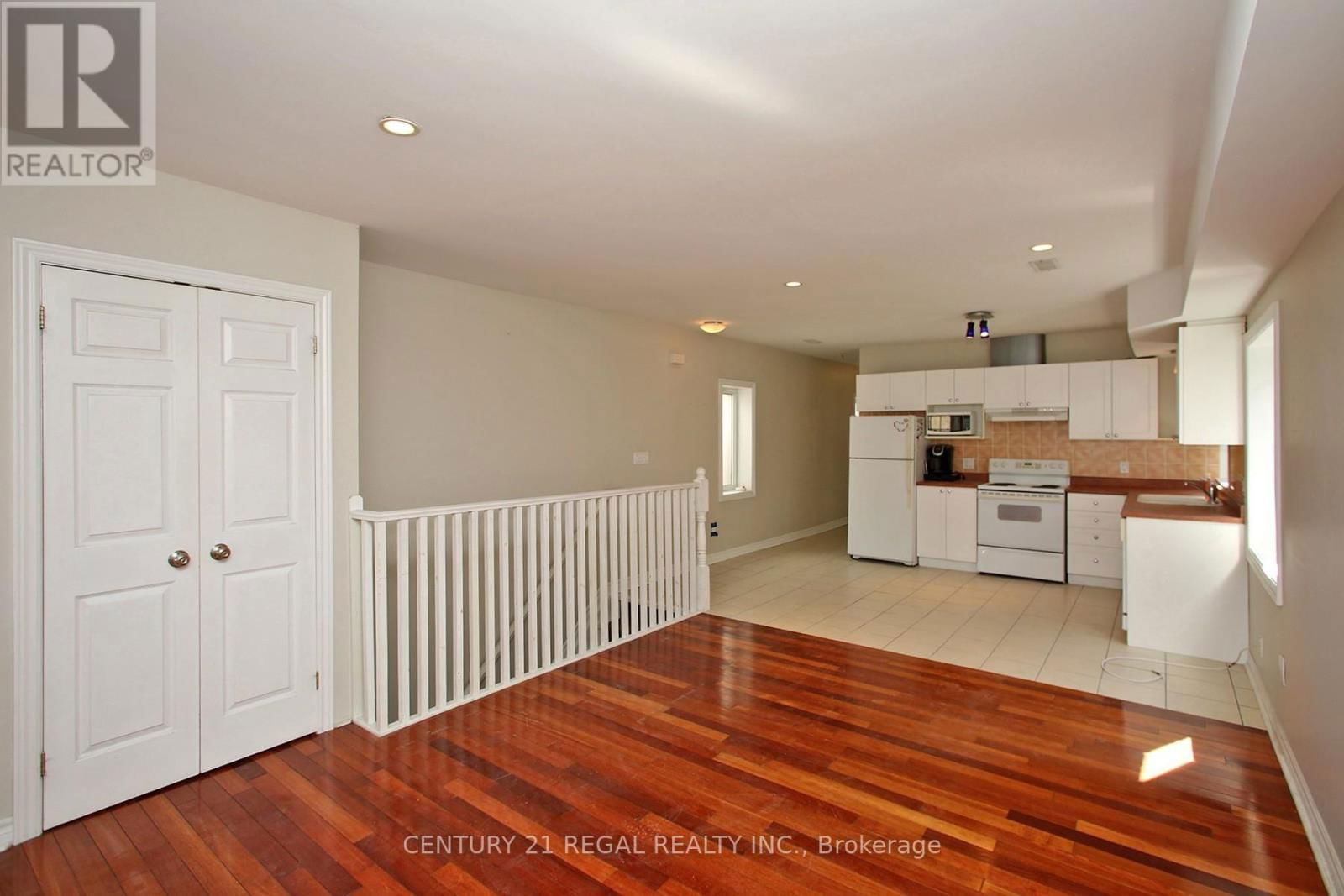 2nd Floor - 1117 QUEEN STREET EAST Image 3