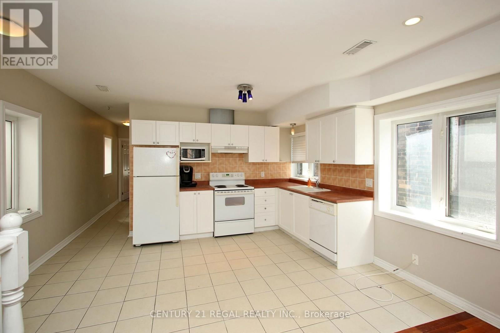 2nd Floor - 1117 QUEEN STREET EAST Image 7