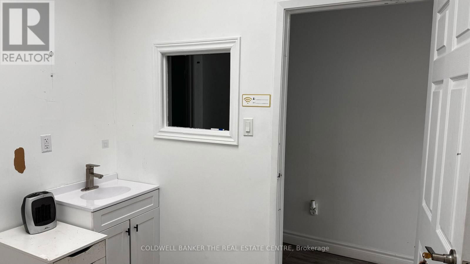 Room 2 - 4508 KINGSTON ROAD Image 3