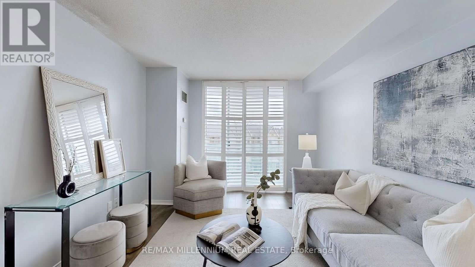 2N - 8 ROSEBANK DRIVE Image 1