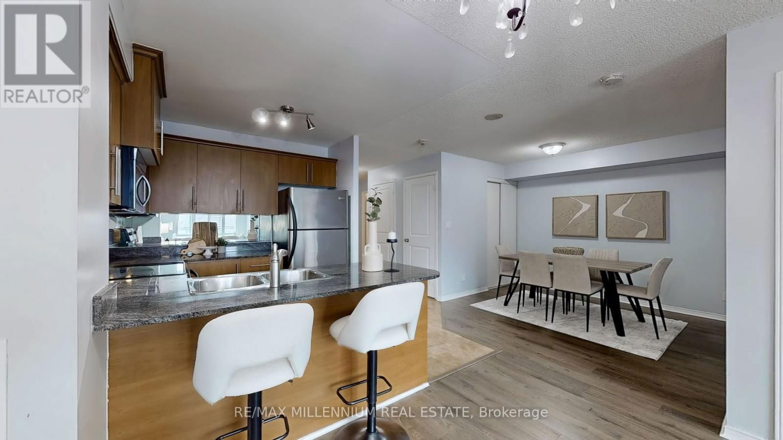2N - 8 ROSEBANK DRIVE Image 24