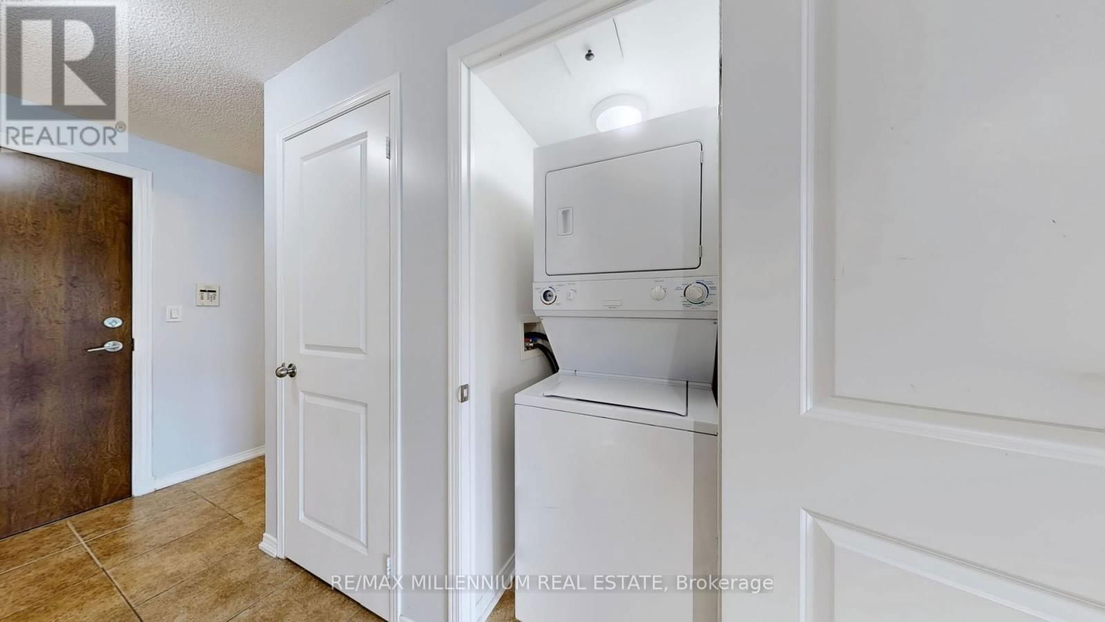 2N - 8 ROSEBANK DRIVE Image 28