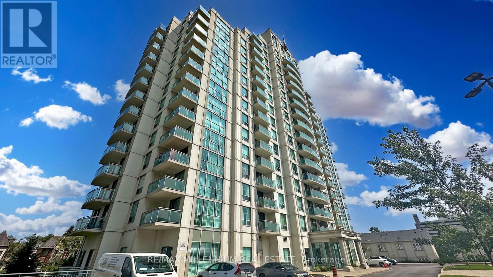 2N - 8 ROSEBANK DRIVE Image 3