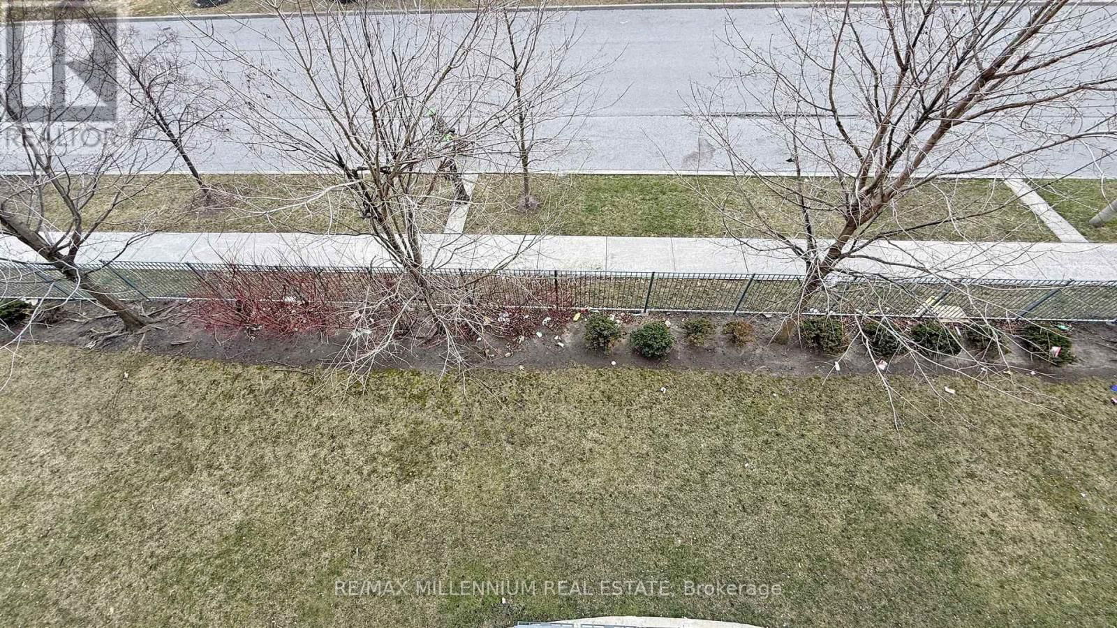 2N - 8 ROSEBANK DRIVE Image 32