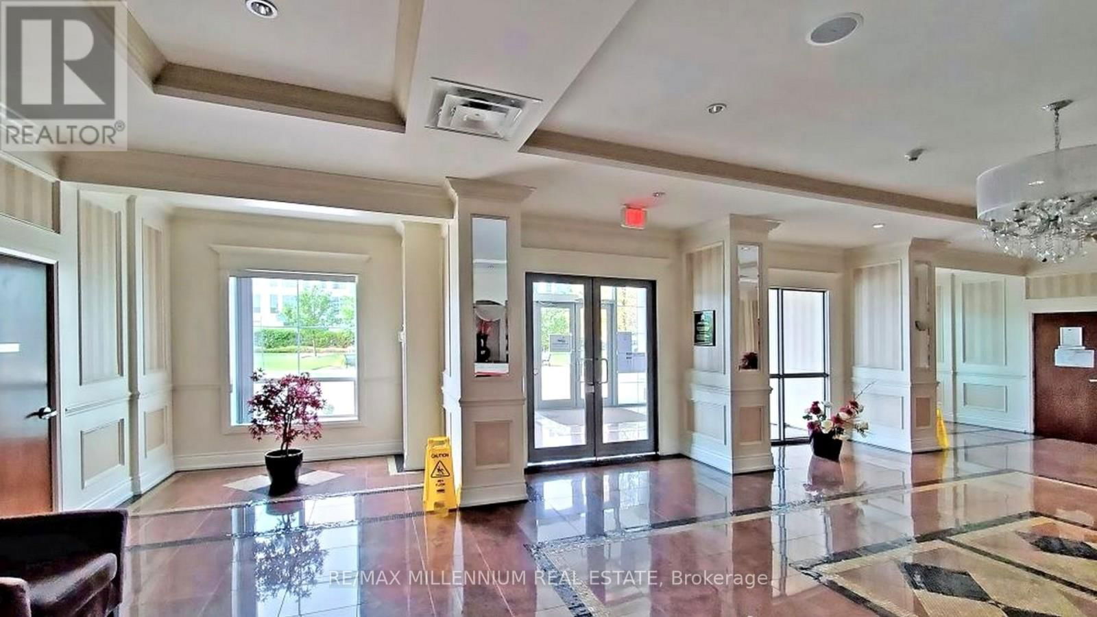 2N - 8 ROSEBANK DRIVE Image 4