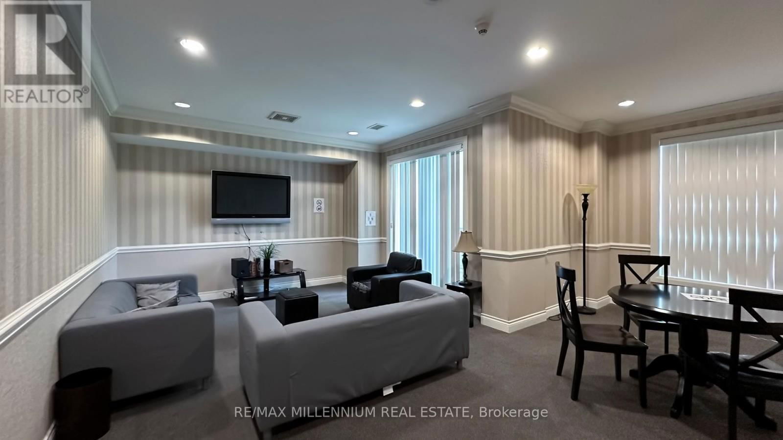 2N - 8 ROSEBANK DRIVE Image 40