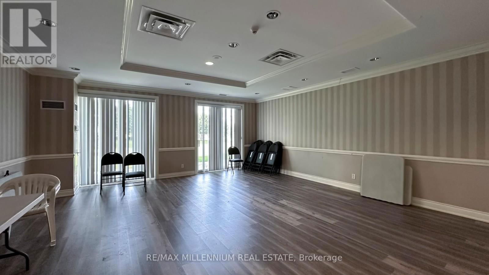 2N - 8 ROSEBANK DRIVE Image 42