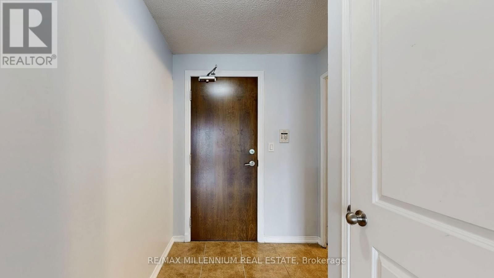 2N - 8 ROSEBANK DRIVE Image 9