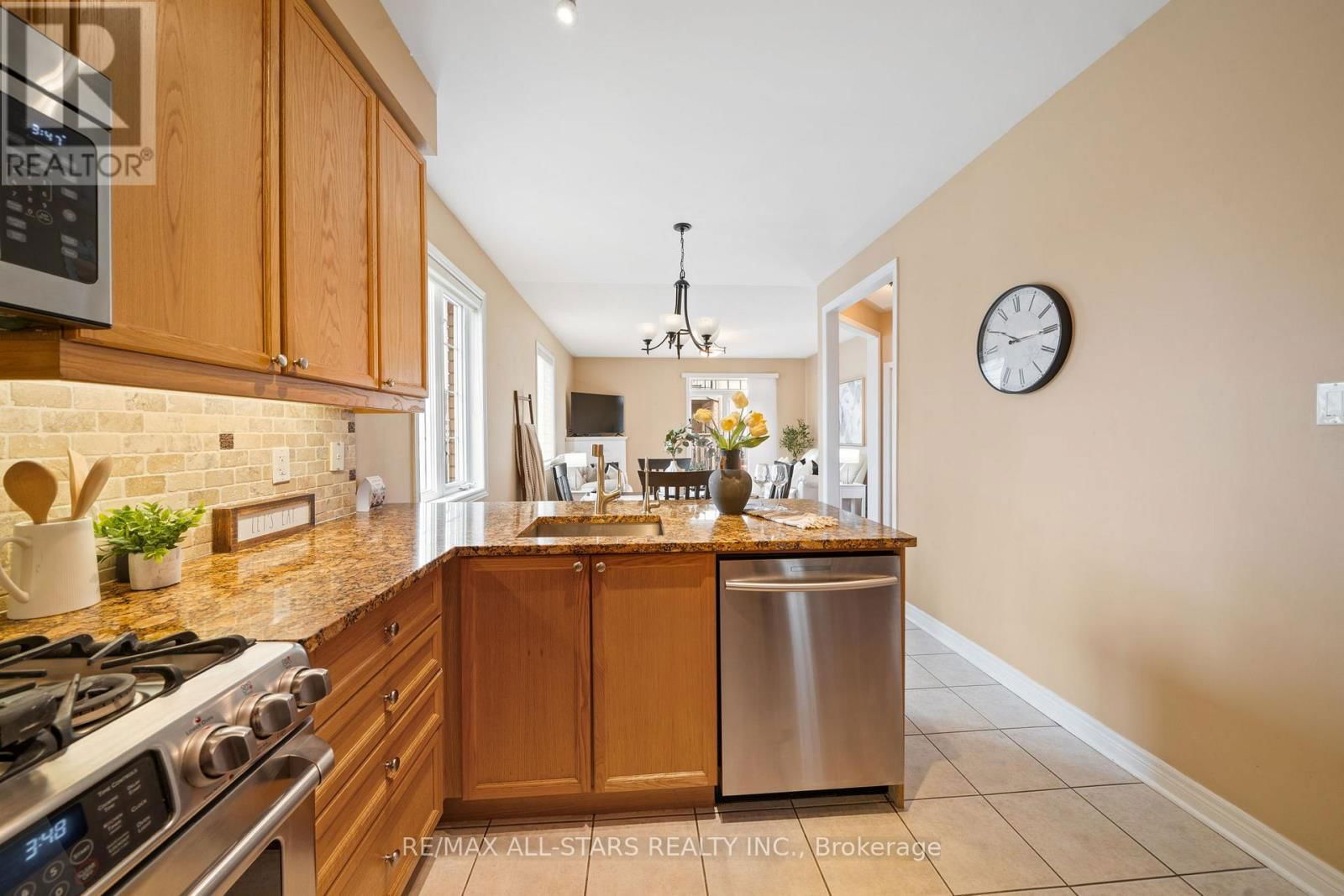 79 SHERRINGTON DRIVE Image 11