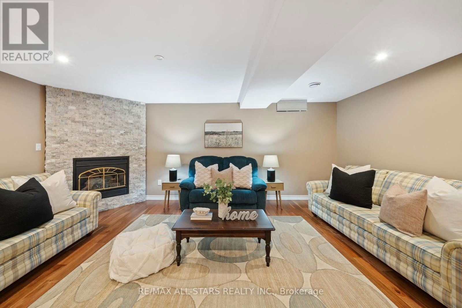 79 SHERRINGTON DRIVE Image 32