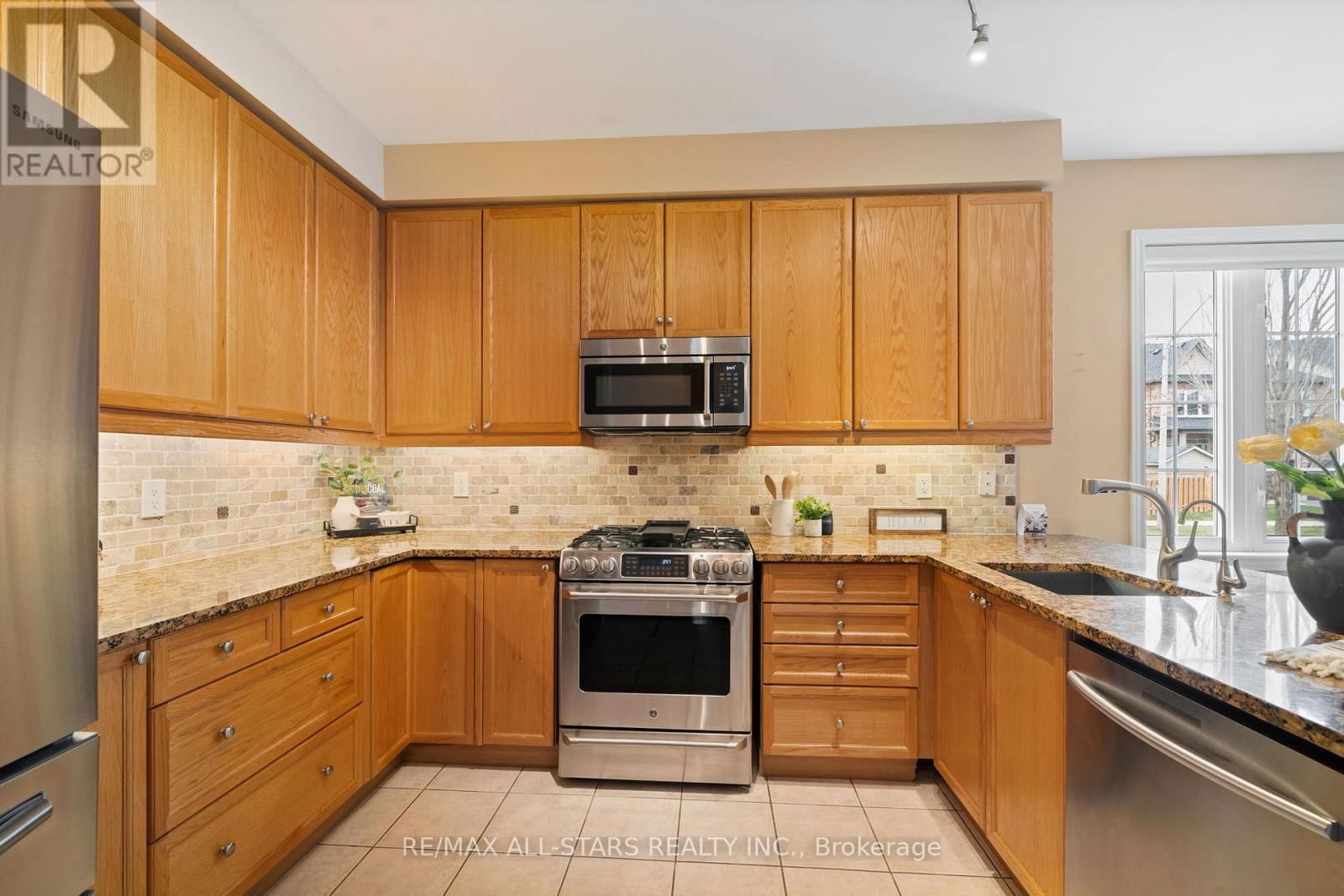 79 SHERRINGTON DRIVE Image 9