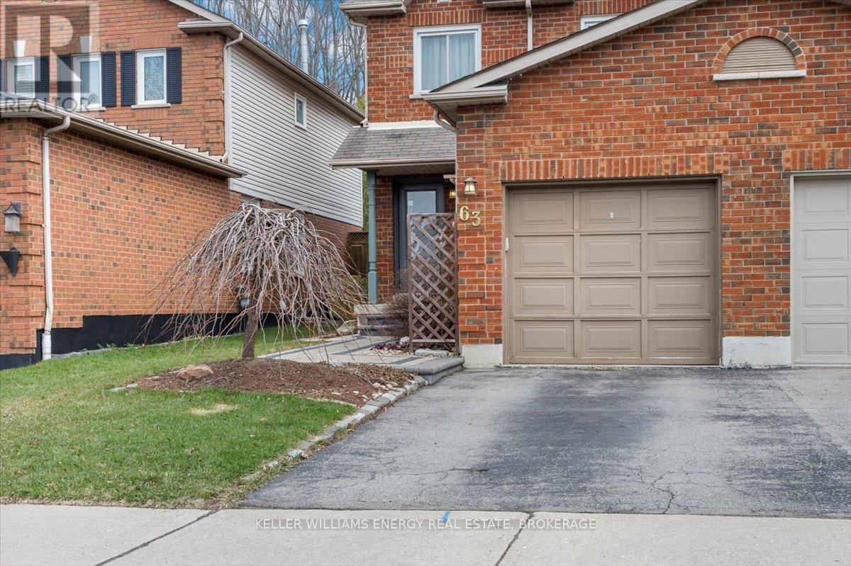 63 FULTON CRESCENT NORTH Image 2