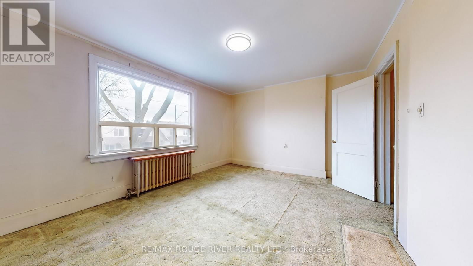 218 DEWHURST BOULEVARD NORTH Image 12