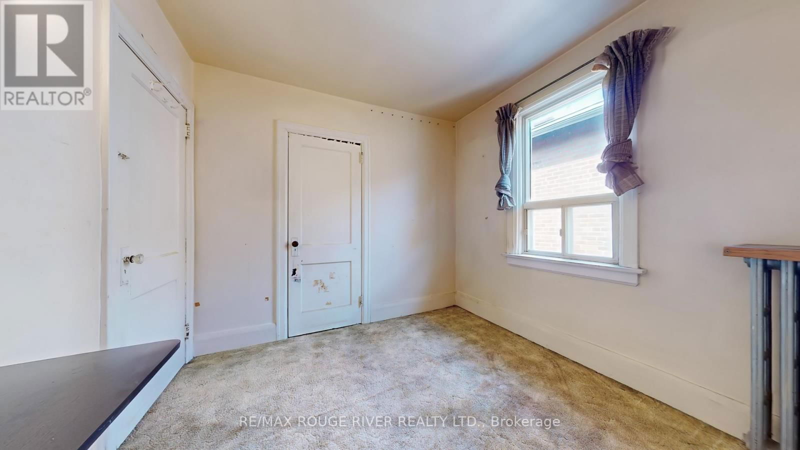 218 DEWHURST BOULEVARD NORTH Image 17