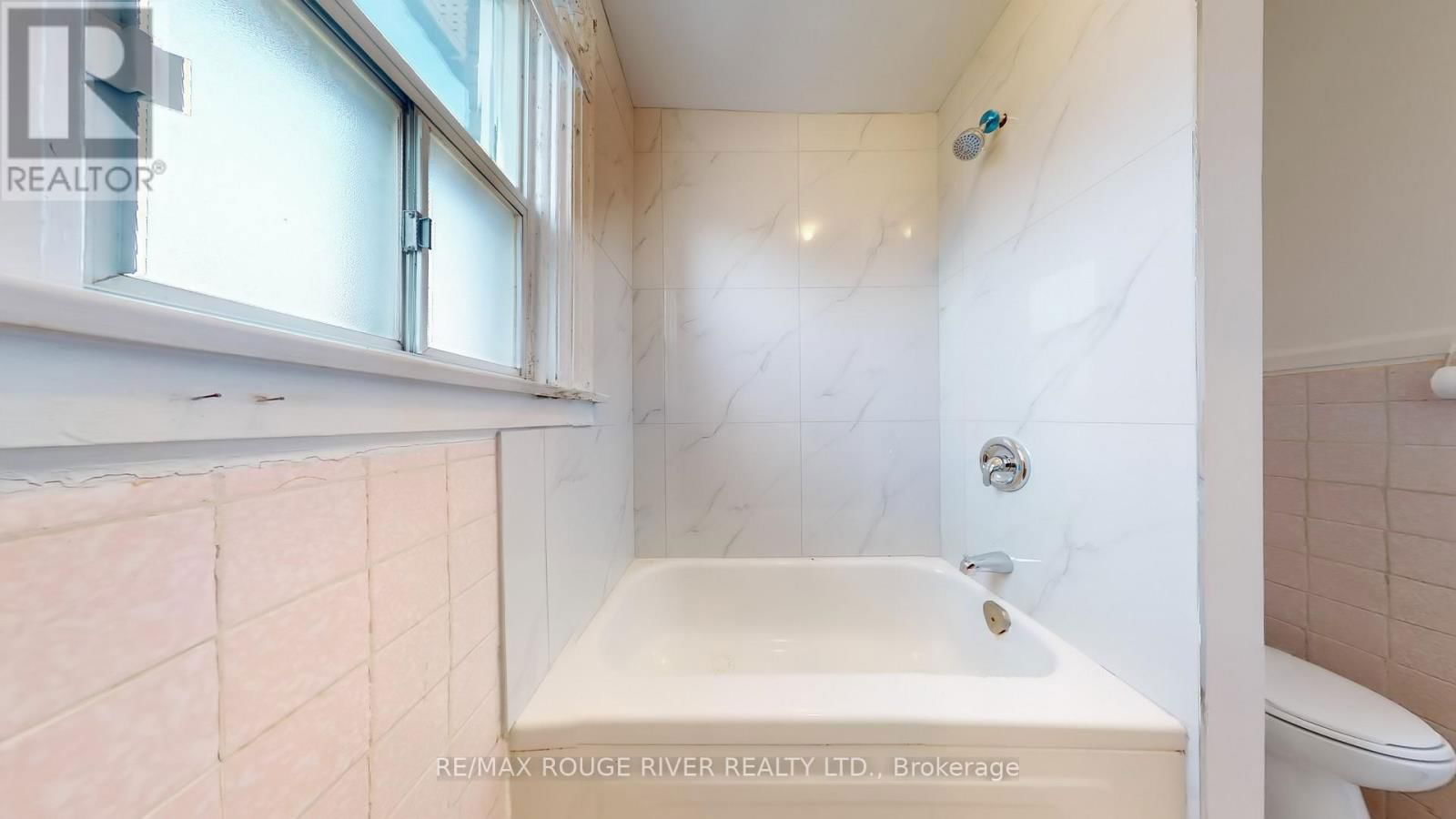 218 DEWHURST BOULEVARD NORTH Image 22