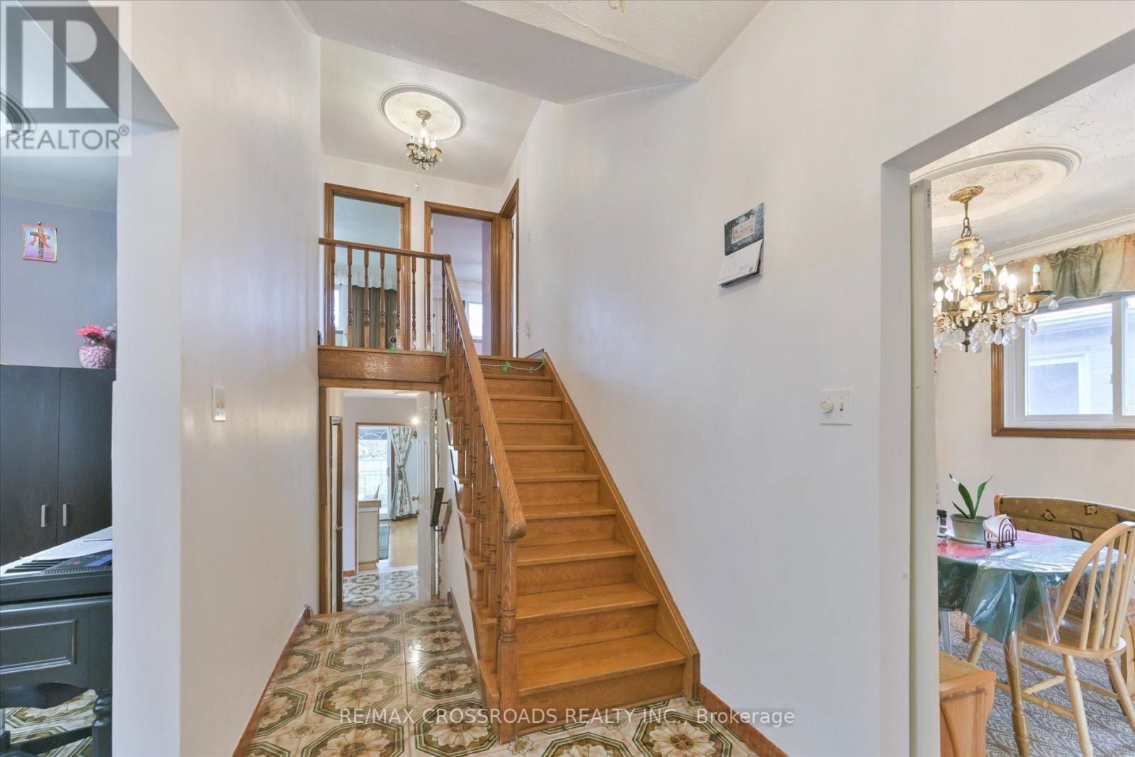 48 PHILLIP AVENUE Image 1