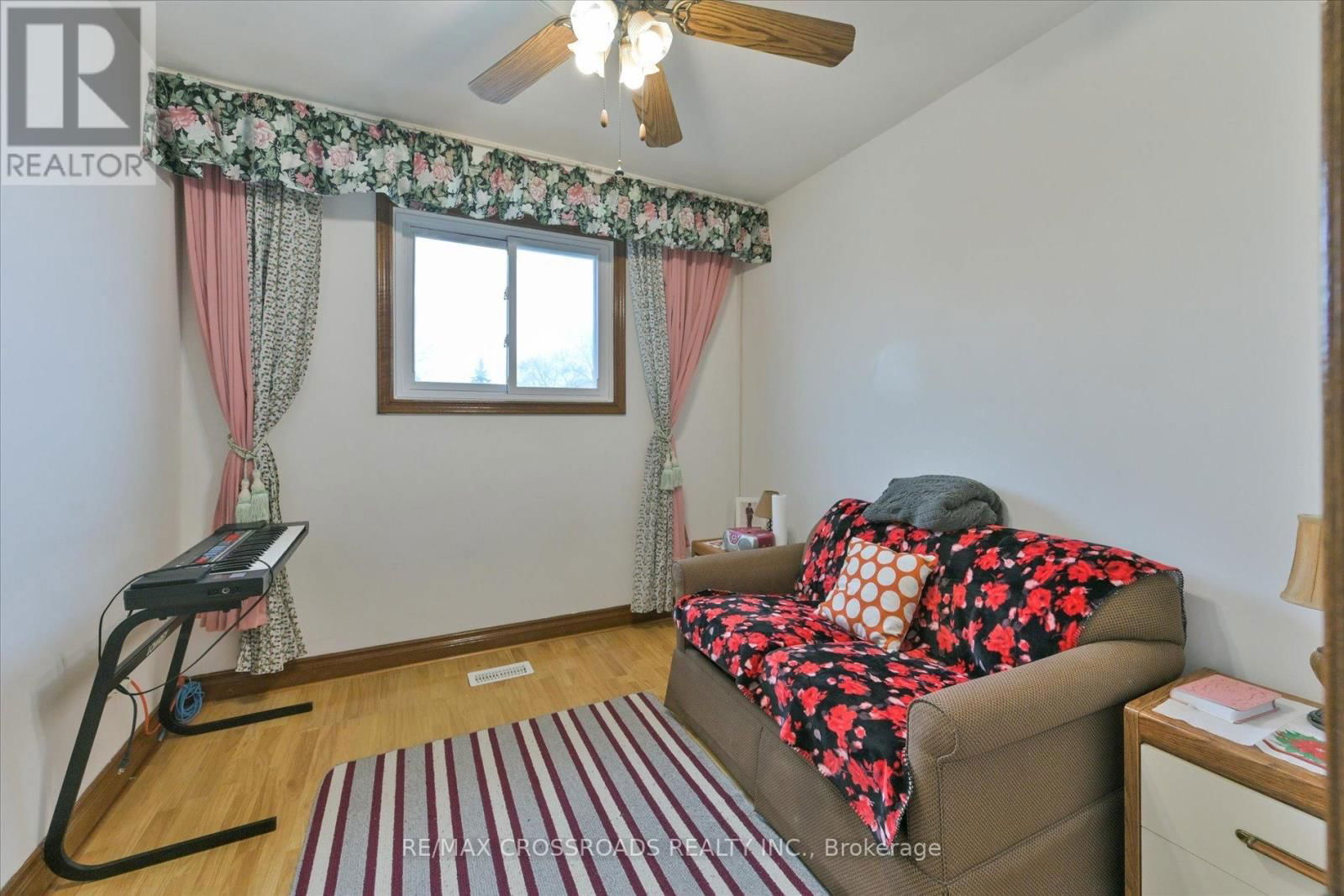 48 PHILLIP AVENUE Image 11
