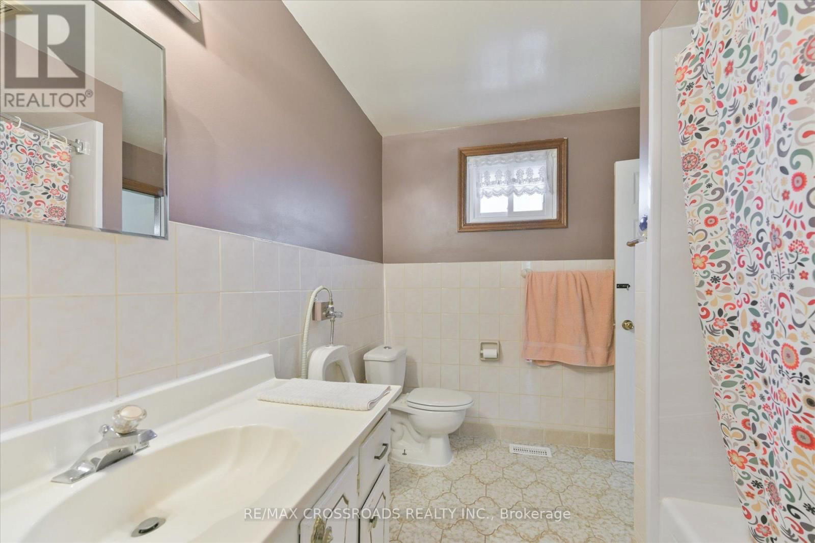 48 PHILLIP AVENUE Image 13