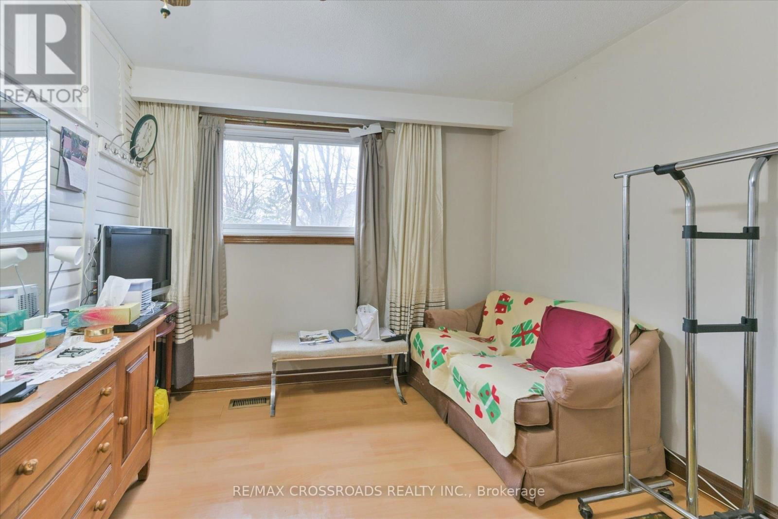 48 PHILLIP AVENUE Image 15