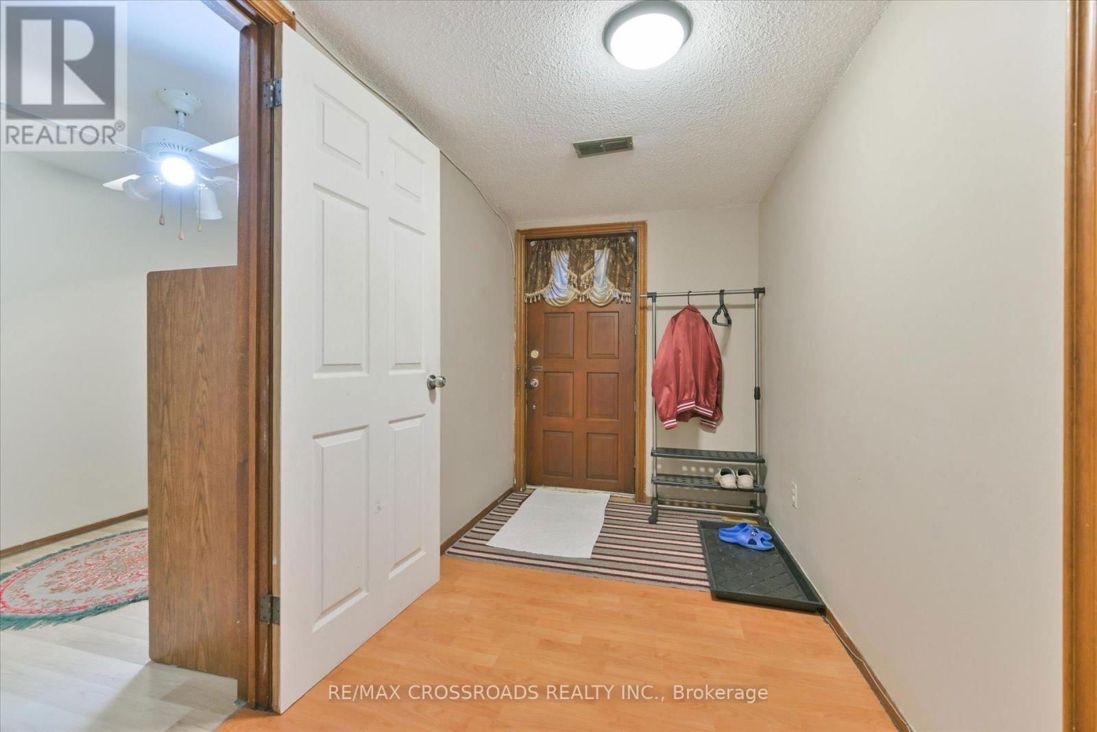 48 PHILLIP AVENUE Image 24