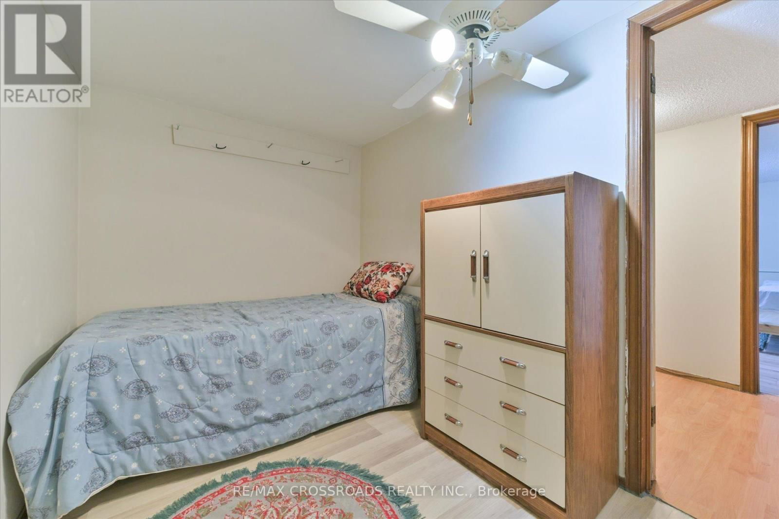 48 PHILLIP AVENUE Image 26