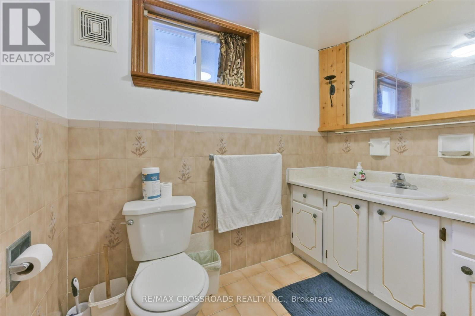 48 PHILLIP AVENUE Image 27
