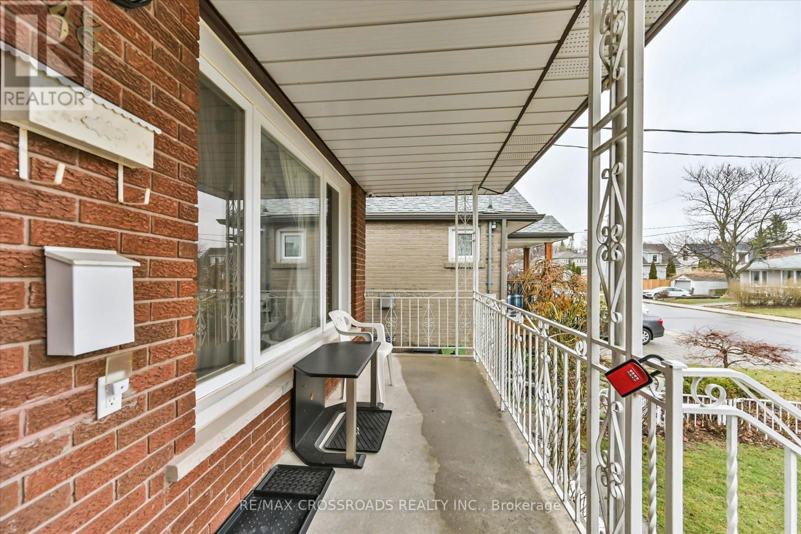 48 PHILLIP AVENUE Image 4