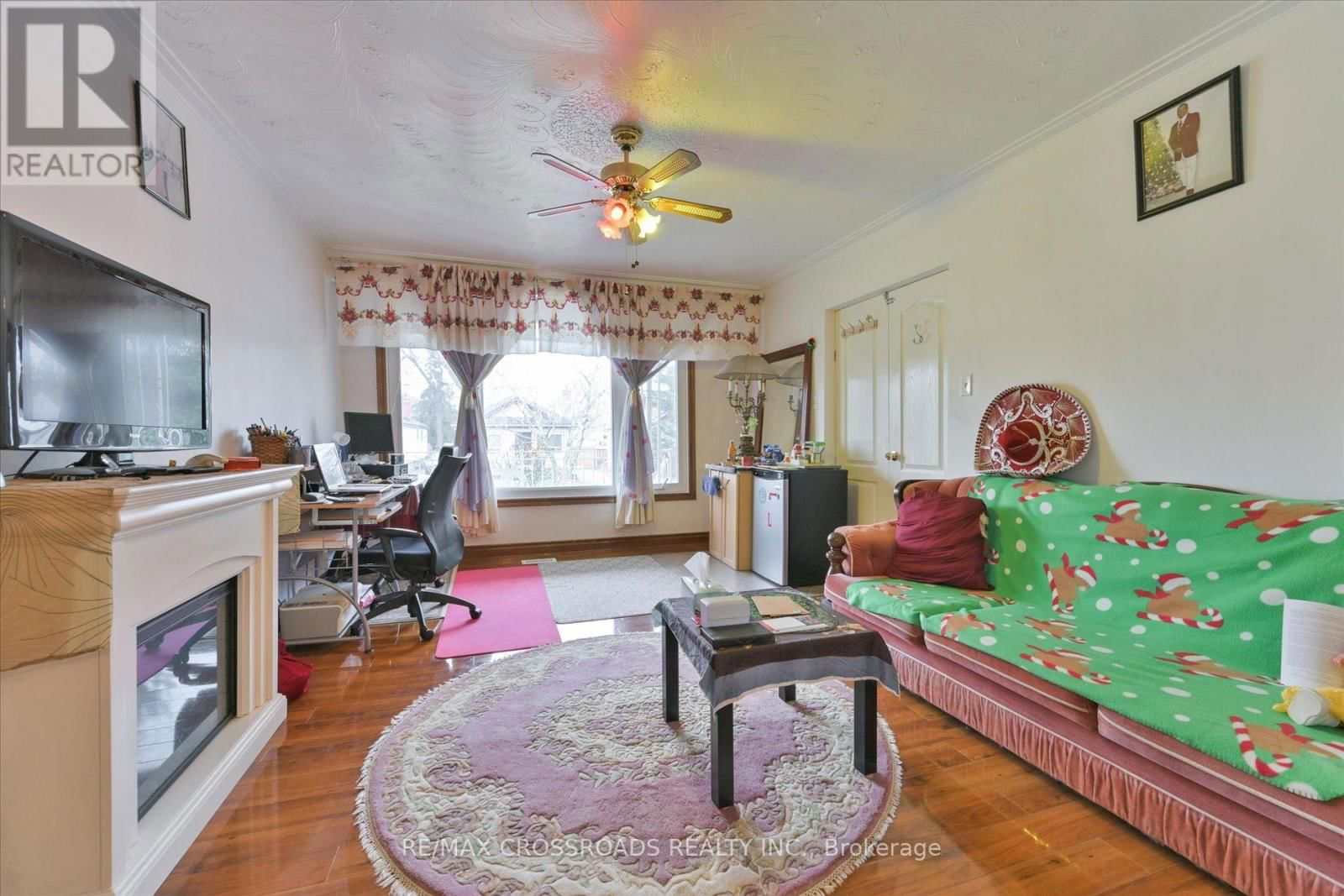 48 PHILLIP AVENUE Image 6