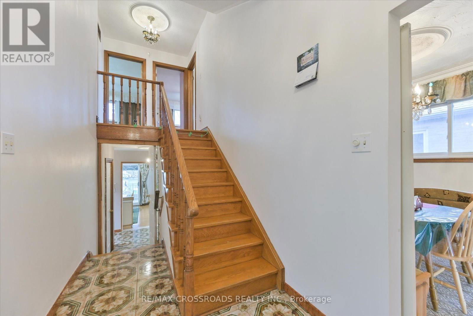48 PHILLIP AVENUE Image 9