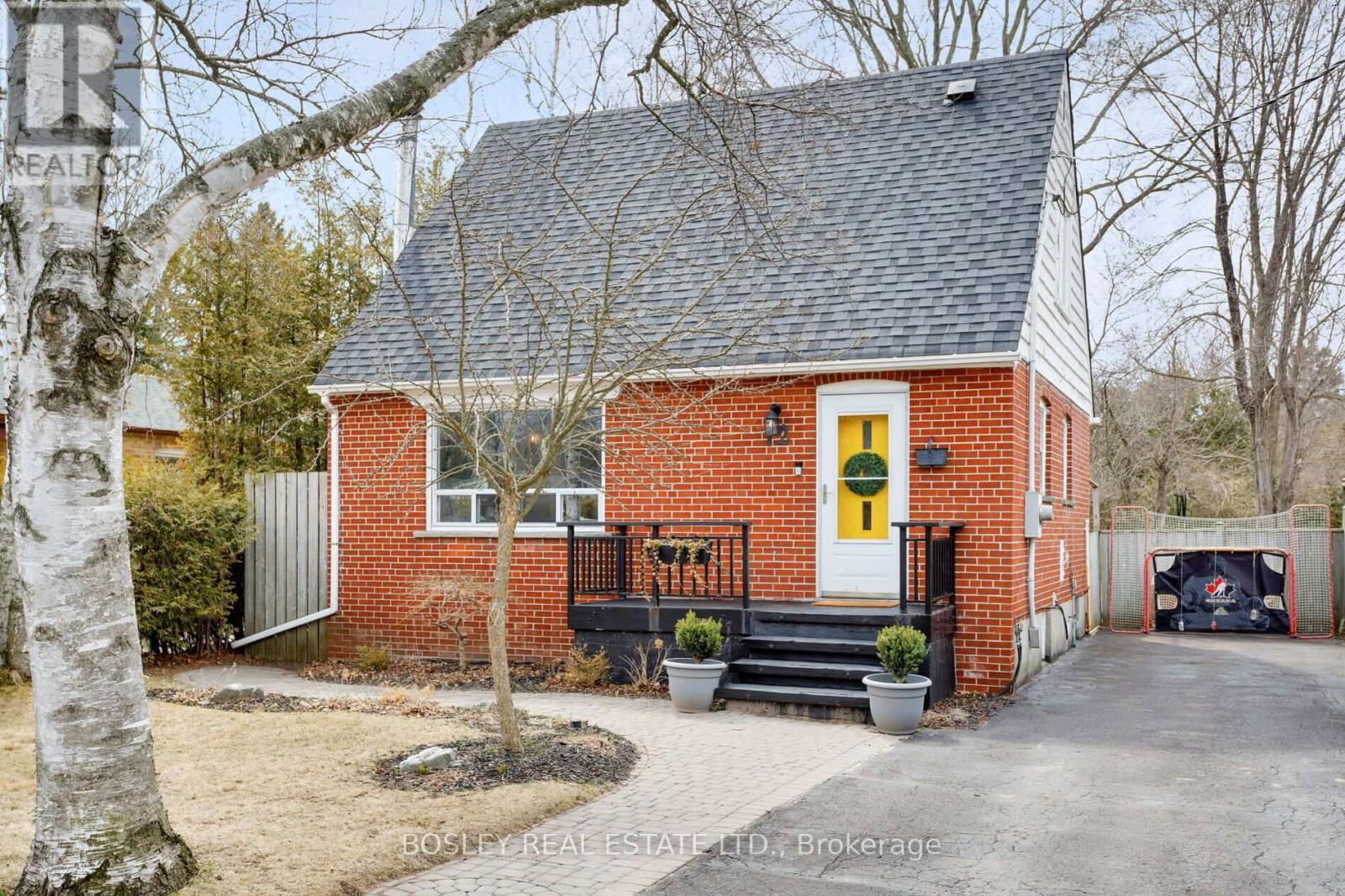 12 HOMESTEAD ROAD Image 1