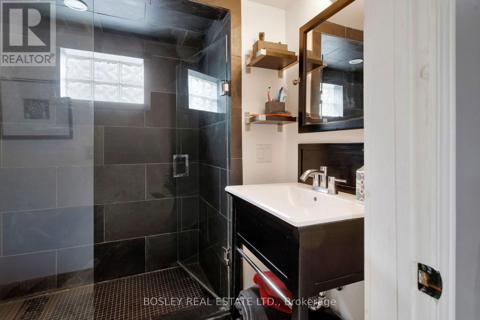12 HOMESTEAD ROAD Image 24