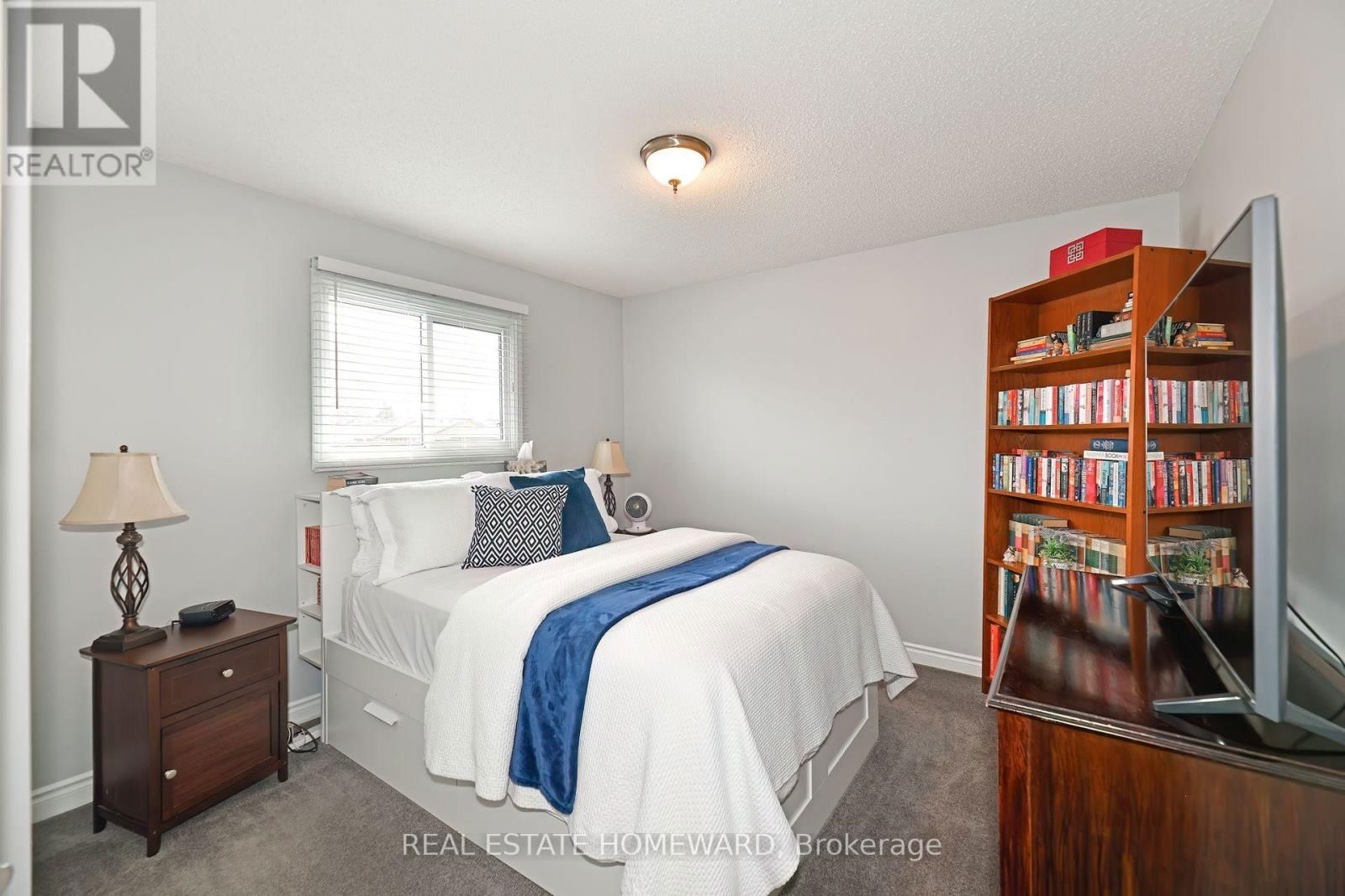 640 CHIRON CRESCENT Image 28