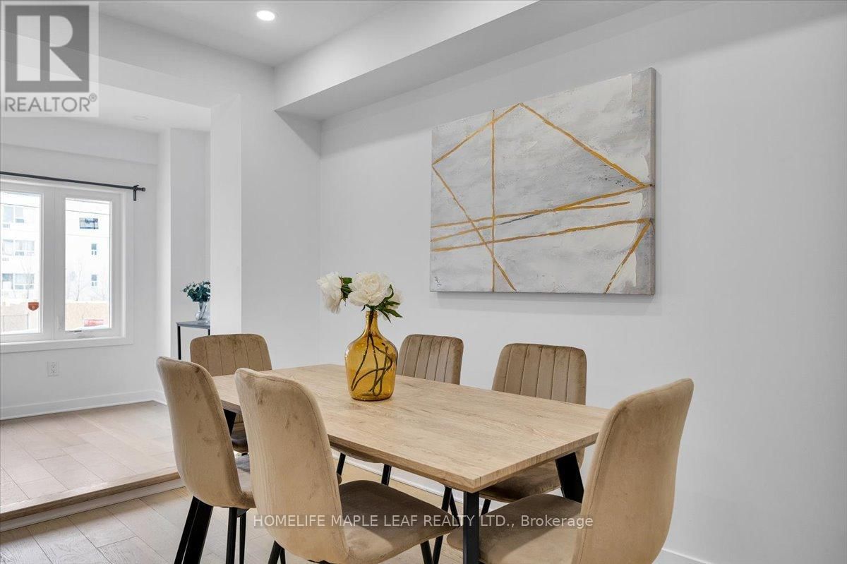 386 COXWELL AVENUE Image 11