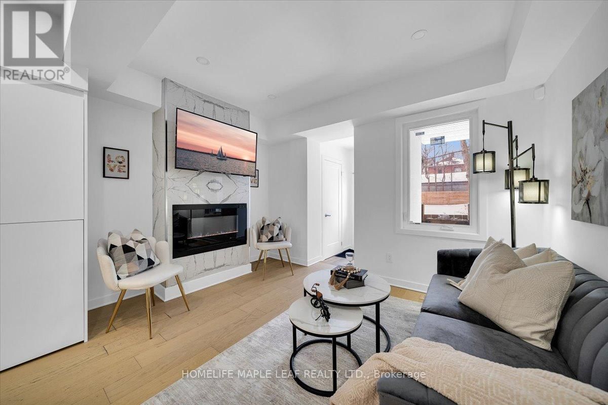 386 COXWELL AVENUE Image 13