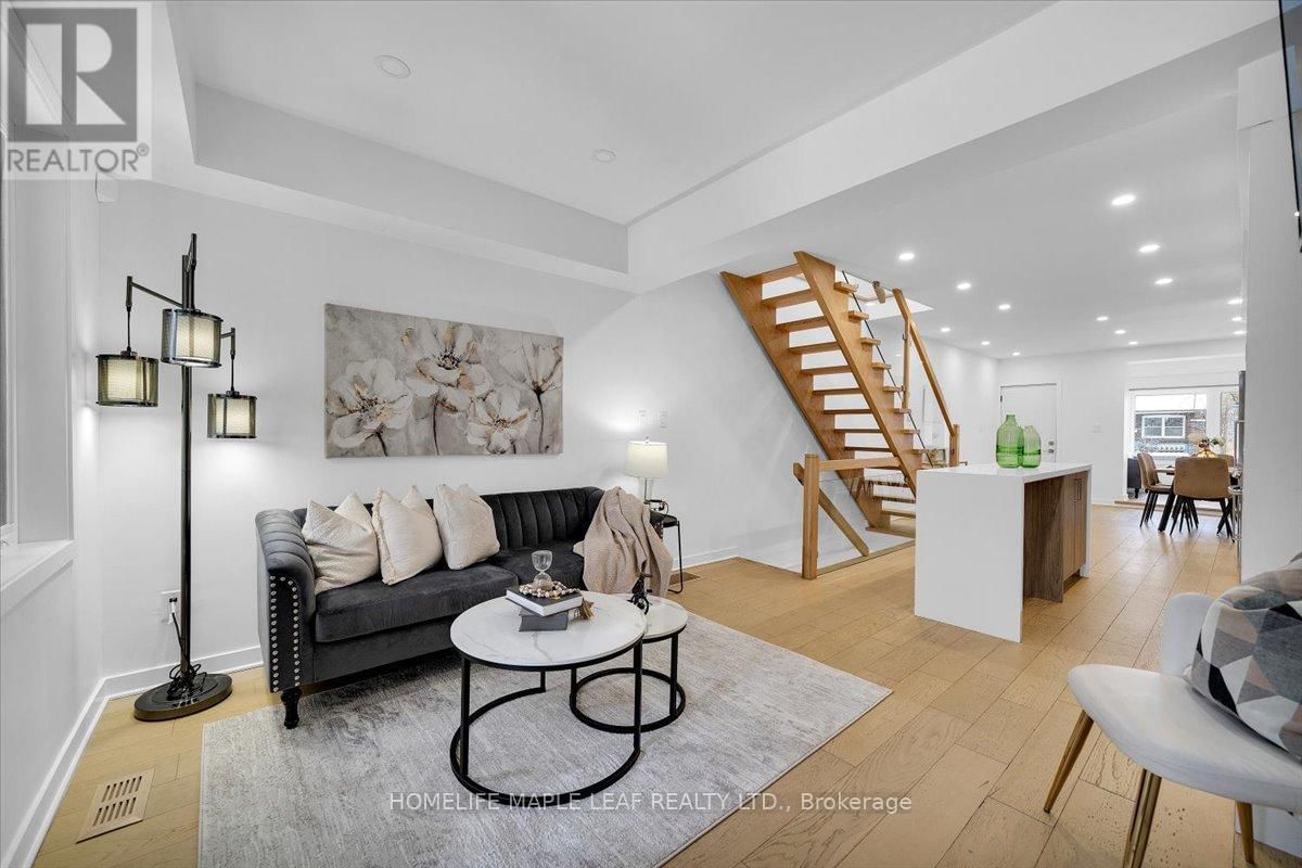 386 COXWELL AVENUE Image 14