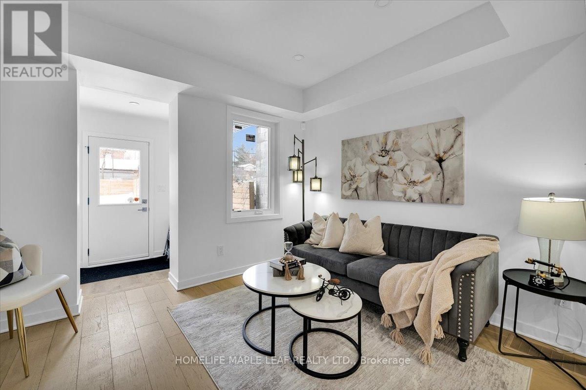 386 COXWELL AVENUE Image 15