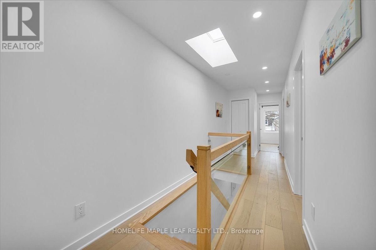 386 COXWELL AVENUE Image 18