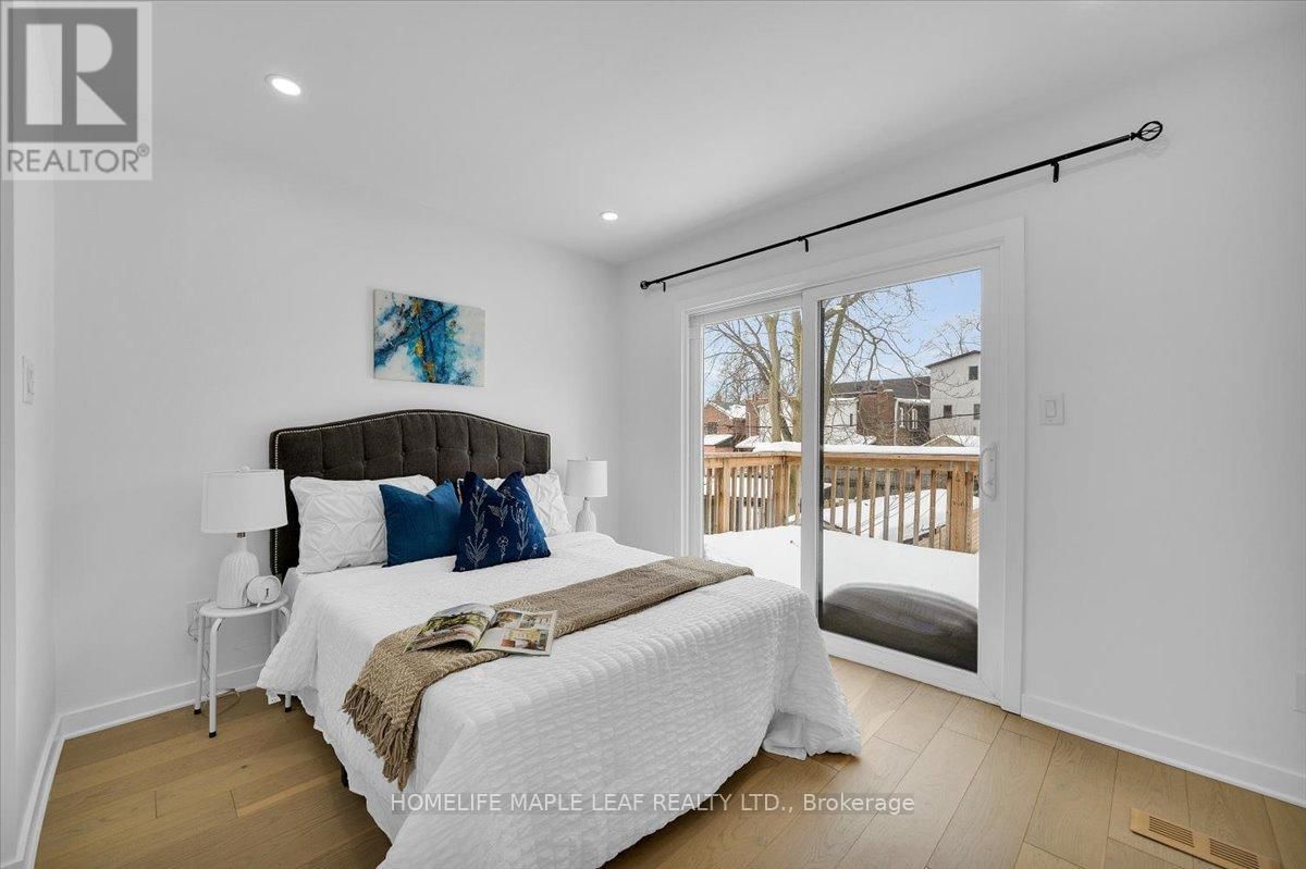 386 COXWELL AVENUE Image 19
