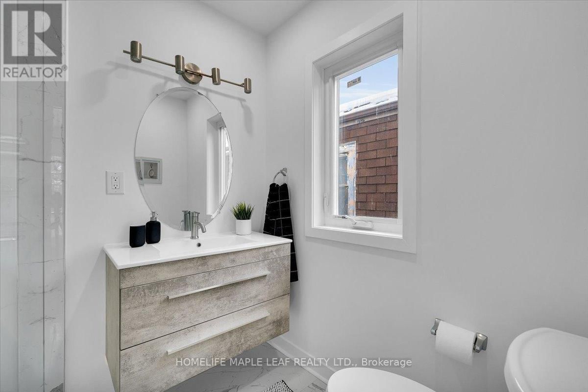 386 COXWELL AVENUE Image 24