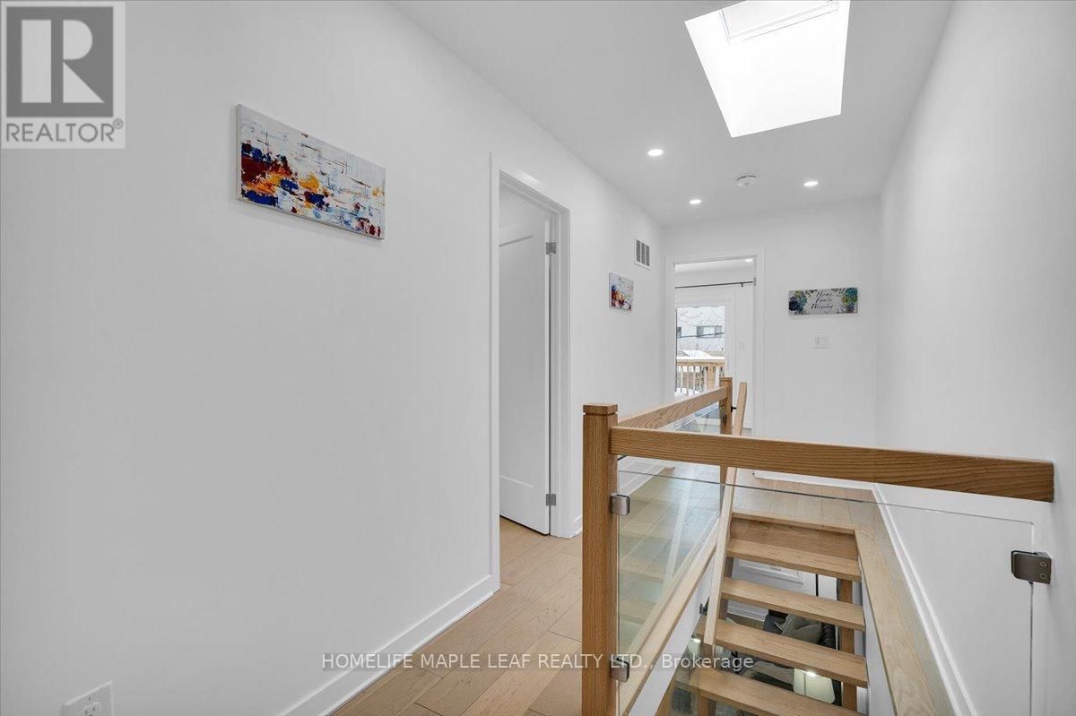 386 COXWELL AVENUE Image 25