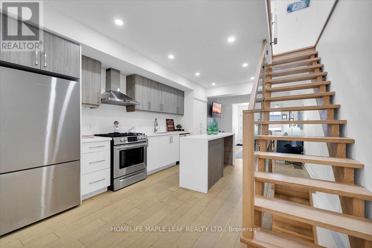 386 COXWELL AVENUE Image 4